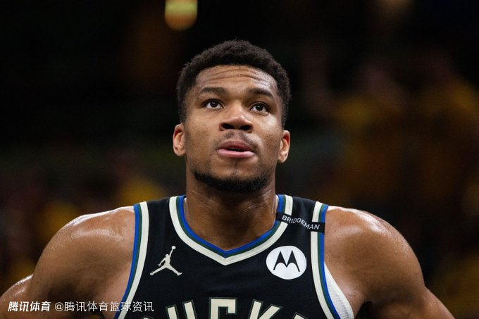 随机字母哥在RNG比赛中问鼎冠军，挺进下一轮引发热议！